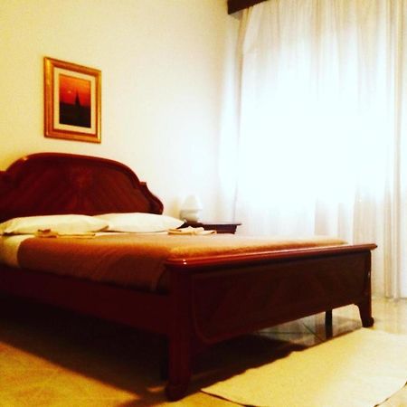 A Due Passi Rooms La Maddalena  Bagian luar foto