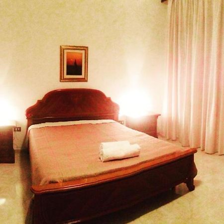 A Due Passi Rooms La Maddalena  Bagian luar foto