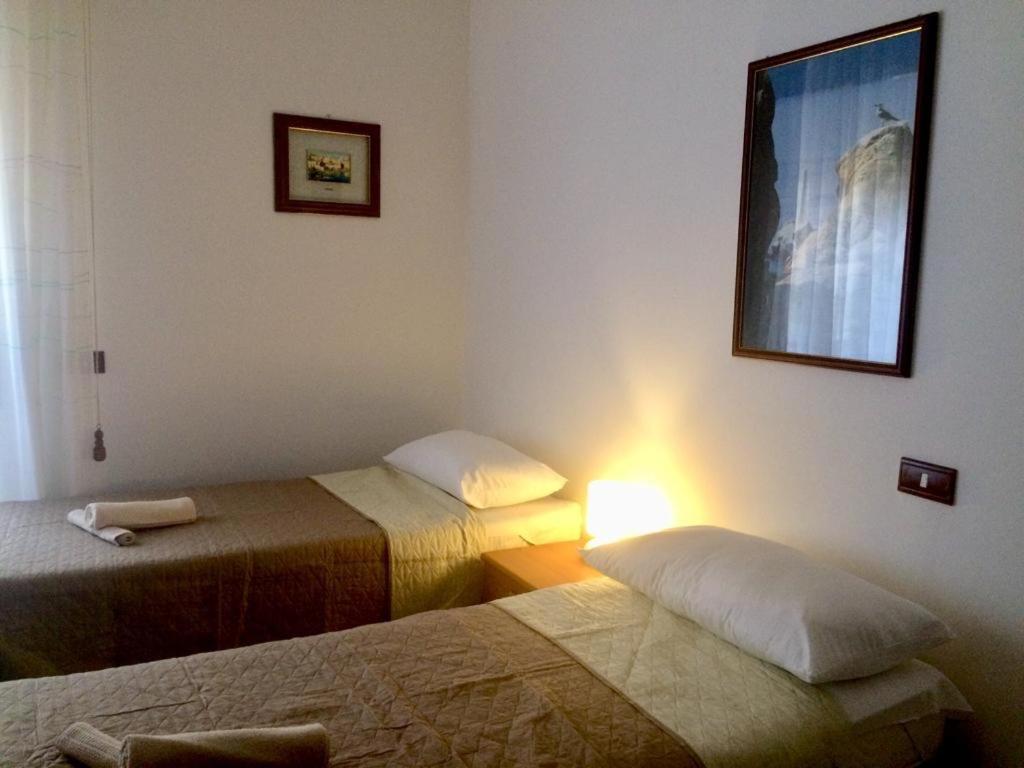 A Due Passi Rooms La Maddalena  Bagian luar foto