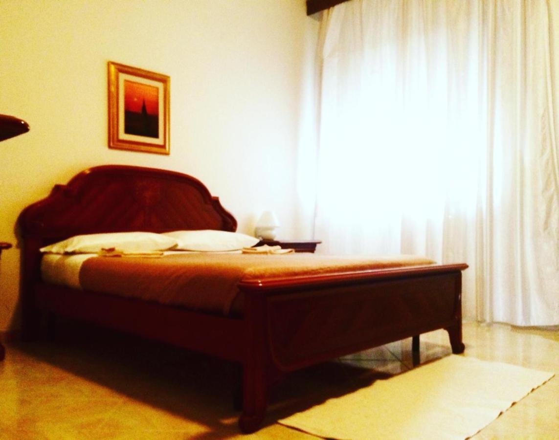 A Due Passi Rooms La Maddalena  Bagian luar foto