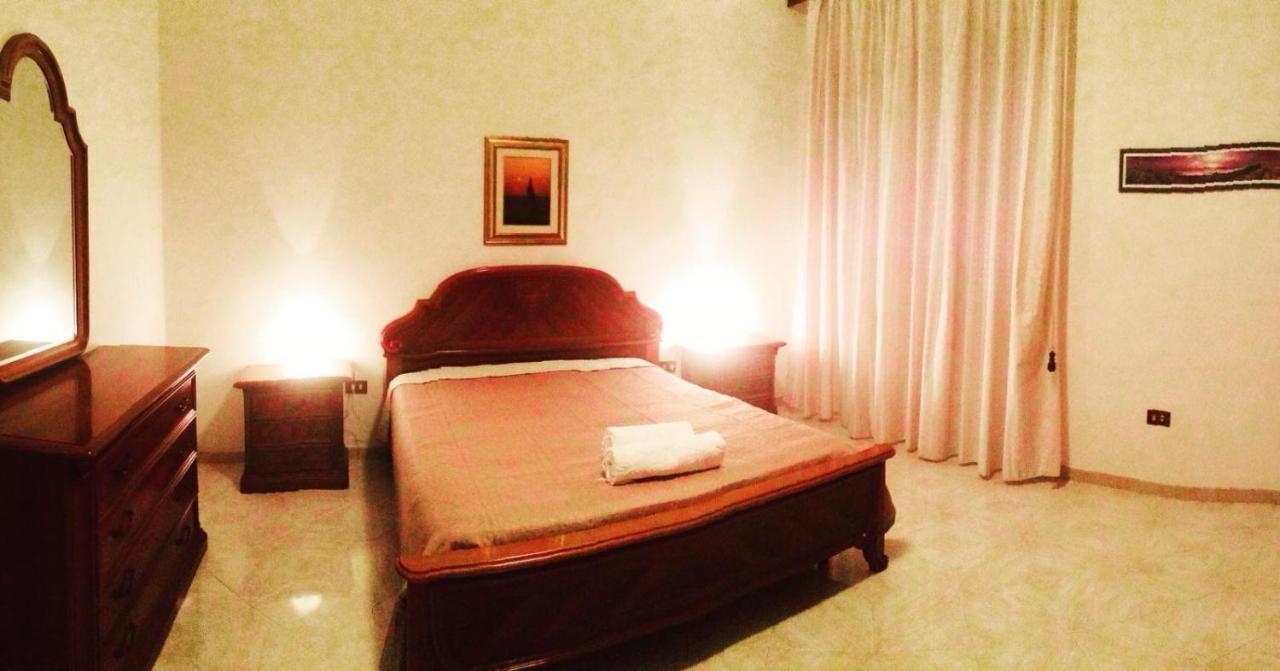 A Due Passi Rooms La Maddalena  Bagian luar foto